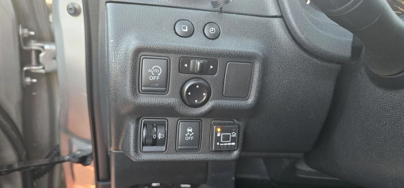 Nissan Note 1.2i НАВИГАЦИЯ КЛИМАТРОНИК, снимка 13 - Автомобили и джипове - 52802375