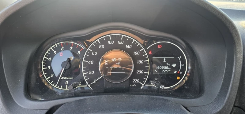 Nissan Note 1.2i НАВИГАЦИЯ КЛИМАТРОНИК, снимка 14 - Автомобили и джипове - 52802375