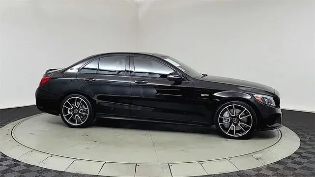 Mercedes-Benz C 43 AMG  - изображение 2