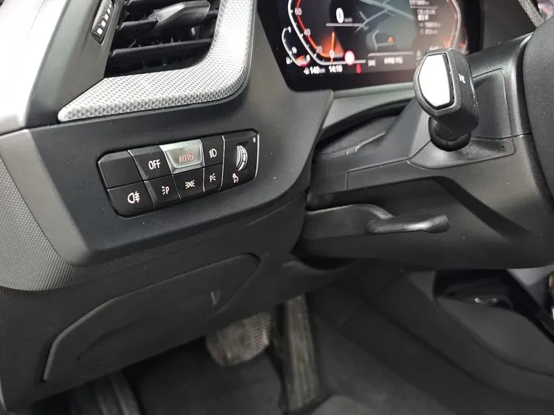BMW 120 I Advantage, снимка 17 - Автомобили и джипове - 55090438