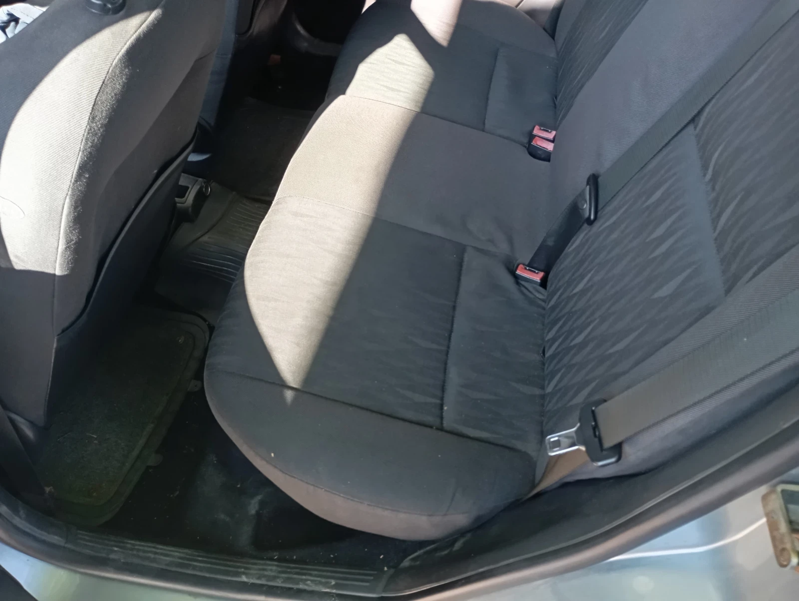 Ford Focus 1.6 газ-бензин - изображение 4