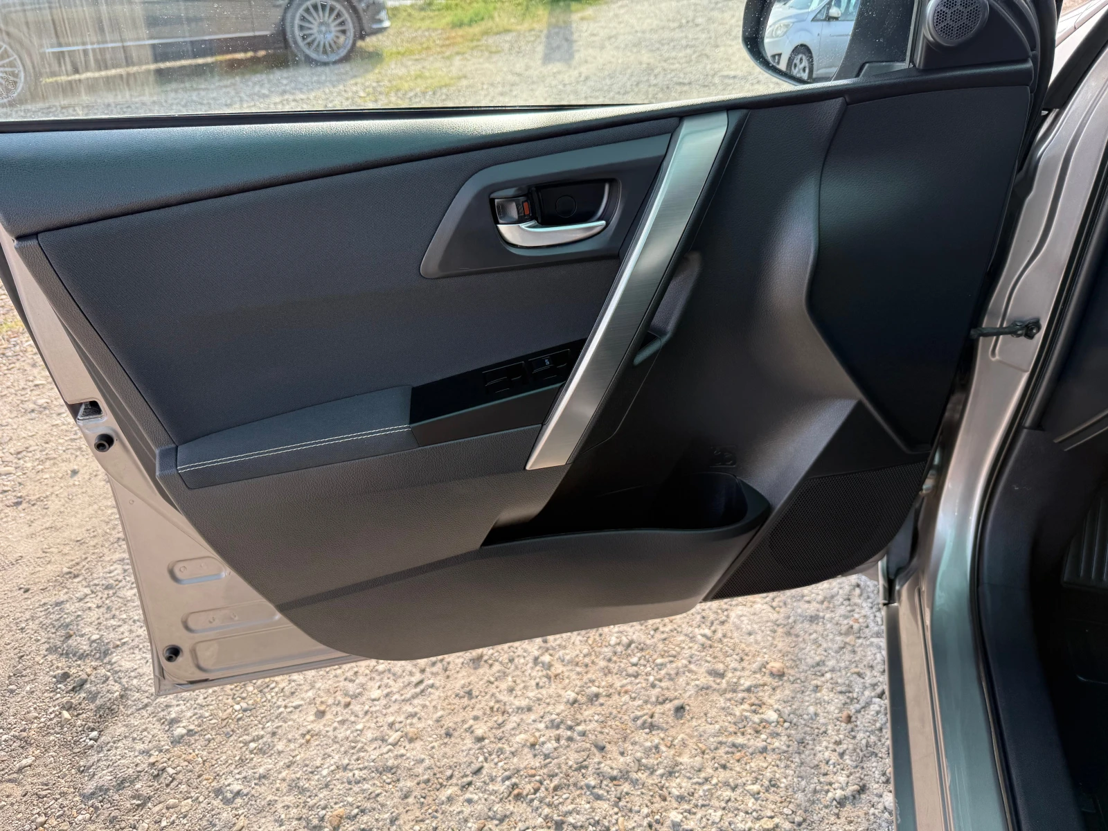 Toyota Auris 1.6 i - изображение 6