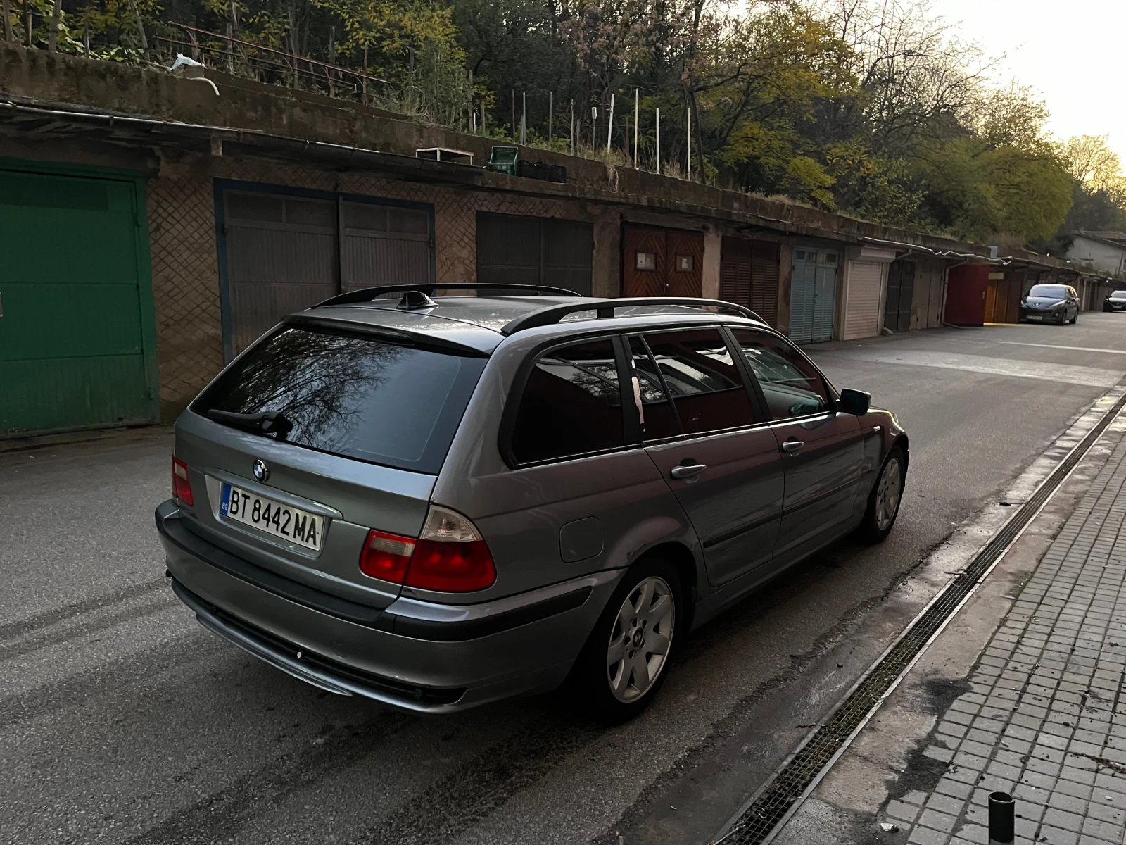 BMW 320 150 6скорости* NAVI* Carplay* RECARO*  - изображение 4