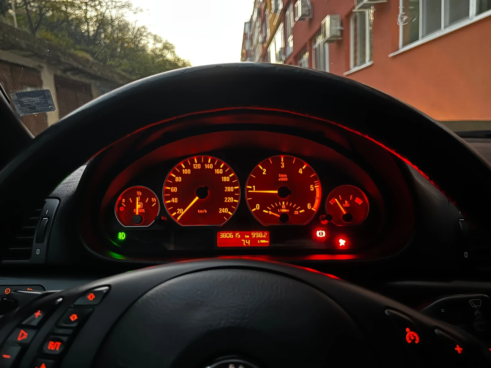 BMW 320 150 6скорости* NAVI* Carplay* RECARO*  - изображение 9