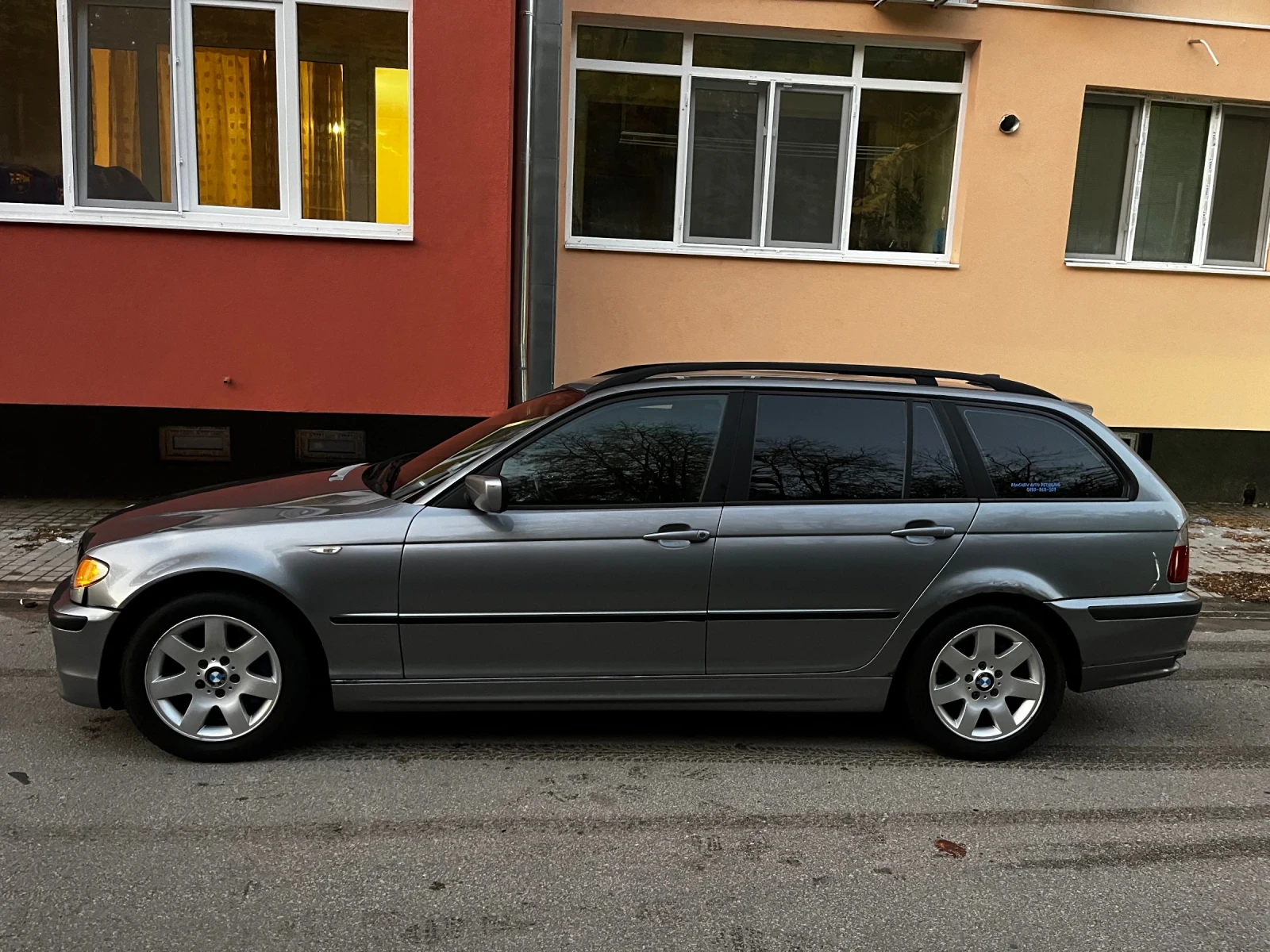 BMW 320 150 6скорости* NAVI* Carplay* RECARO*  - изображение 2