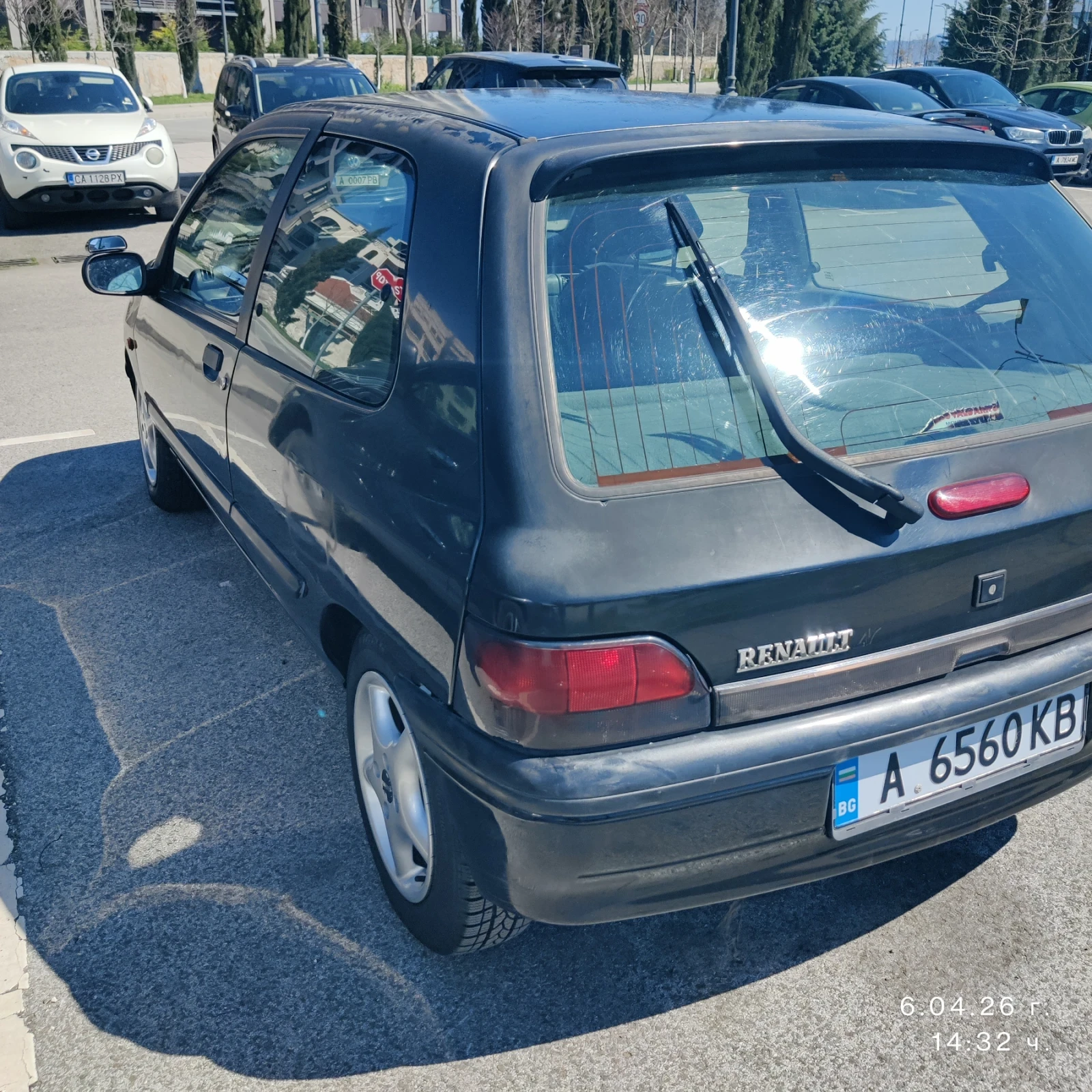 Renault Clio 1.4, снимка 4 - Автомобили и джипове - 54124747