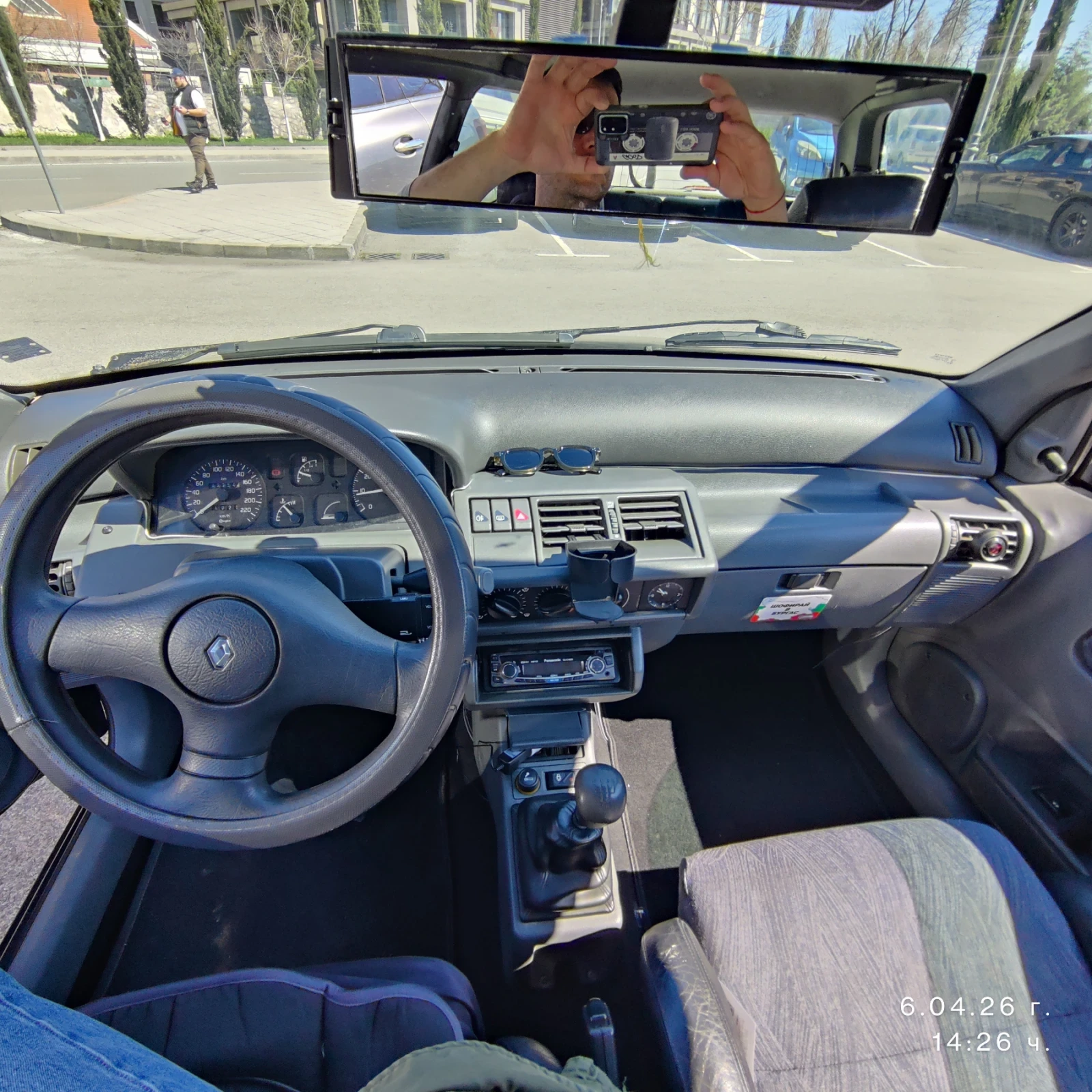 Renault Clio 1.4, снимка 6 - Автомобили и джипове - 54124747