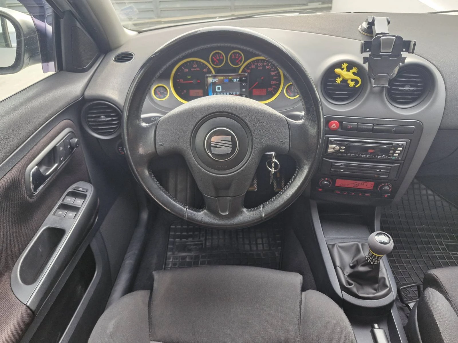 Seat Ibiza ТОП 91000Км !!!, снимка 4 - Автомобили и джипове - 54261748