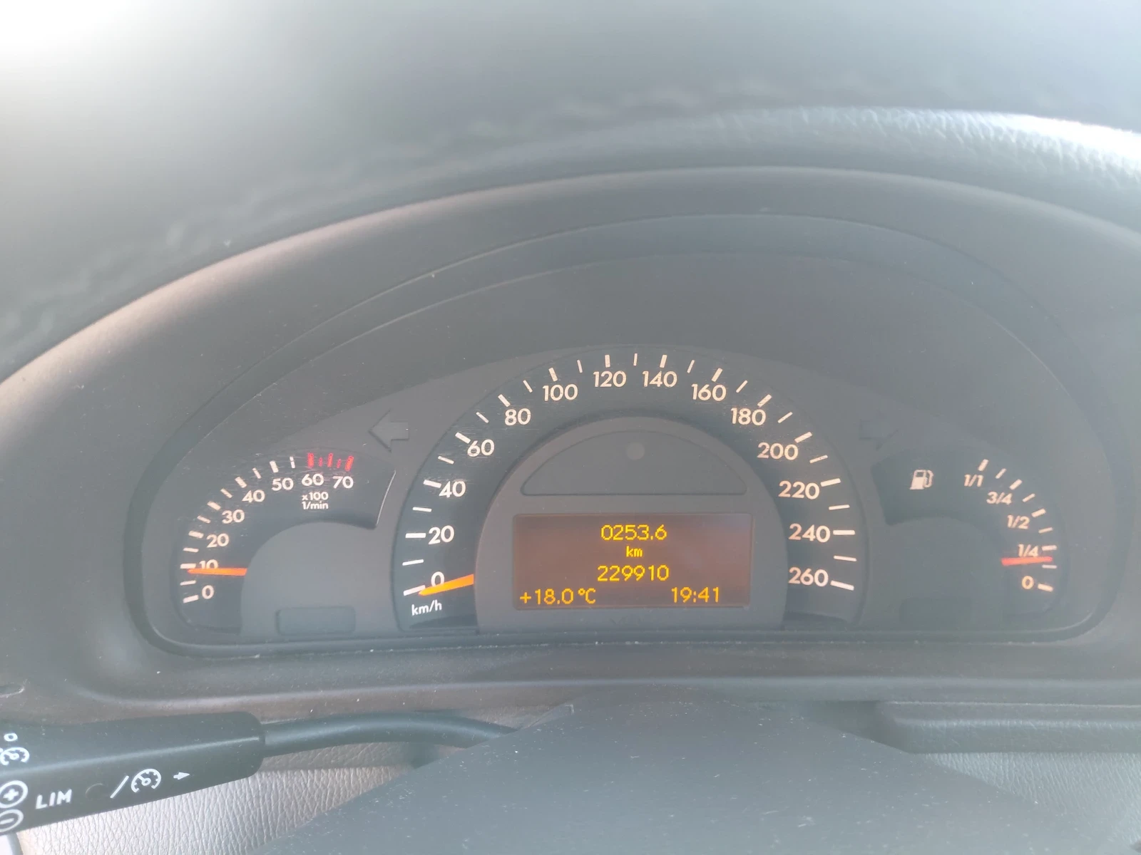 Mercedes-Benz C 180, снимка 10 - Автомобили и джипове - 54346231