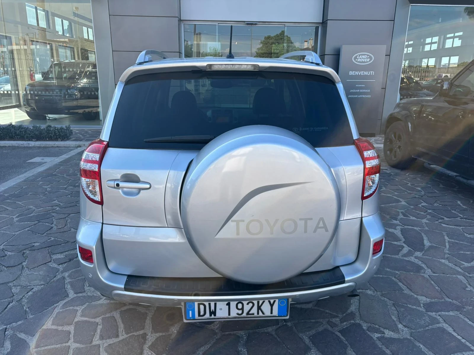 Toyota Rav4 2.2 d 150 к.с. ВСИЧКИ ЕКСТРИ, снимка 5 - Автомобили и джипове - 54346400