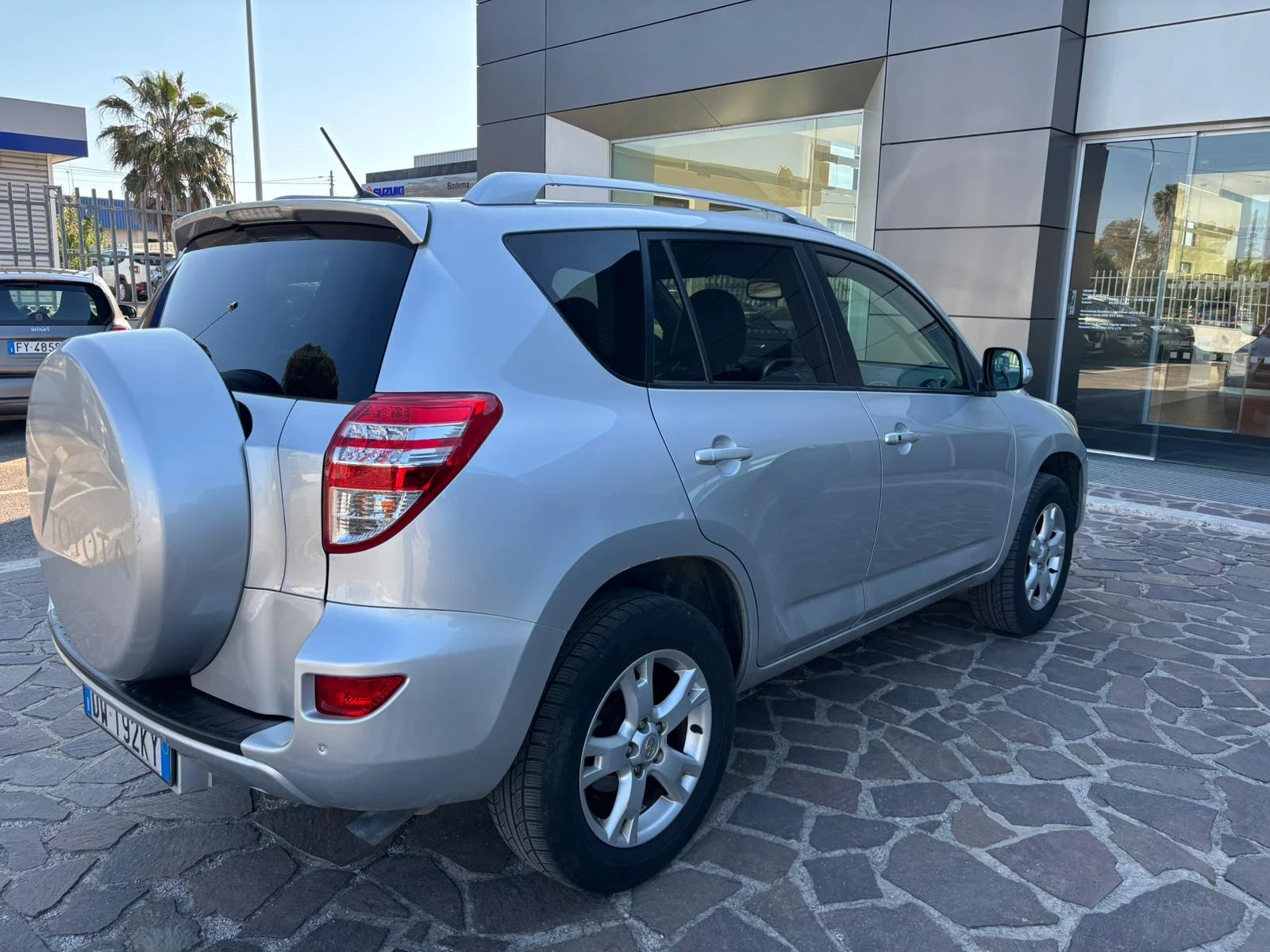 Toyota Rav4 2.2 d 150 к.с. ВСИЧКИ ЕКСТРИ, снимка 6 - Автомобили и джипове - 54346400