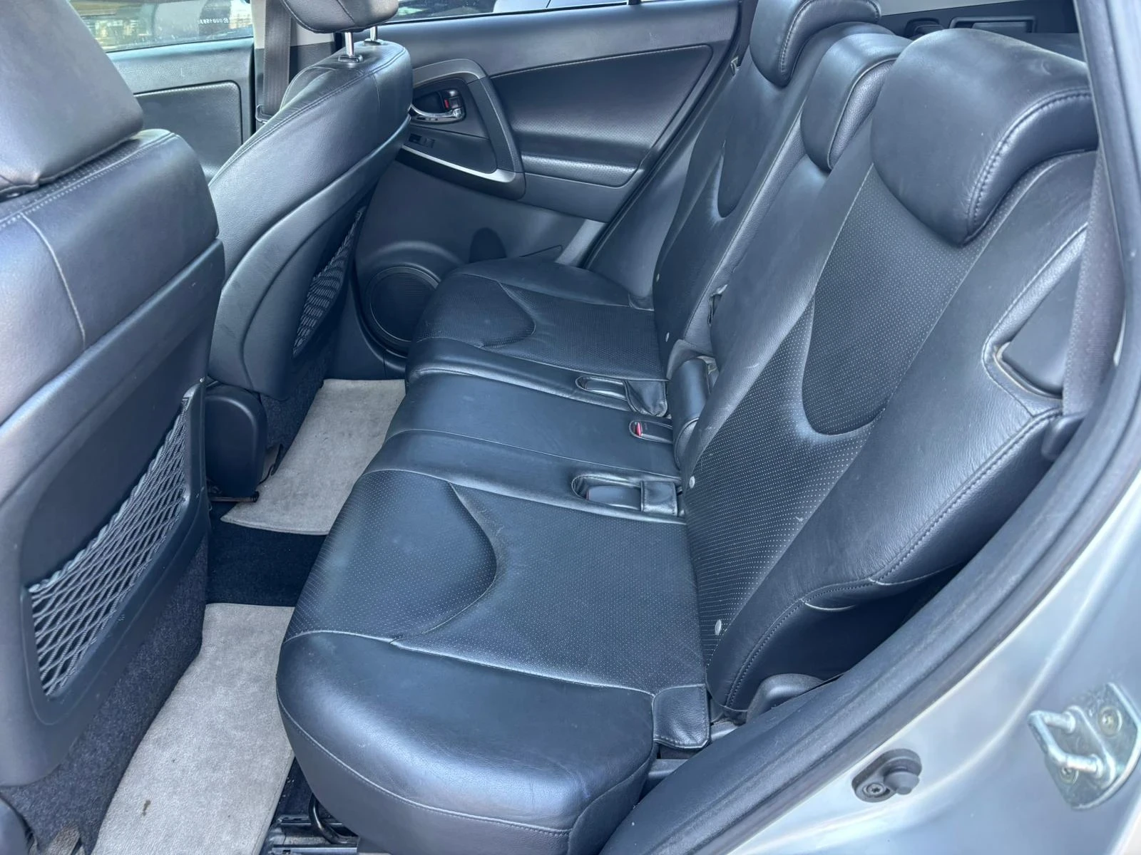 Toyota Rav4 2.2 d 150 к.с. ВСИЧКИ ЕКСТРИ, снимка 11 - Автомобили и джипове - 54346400