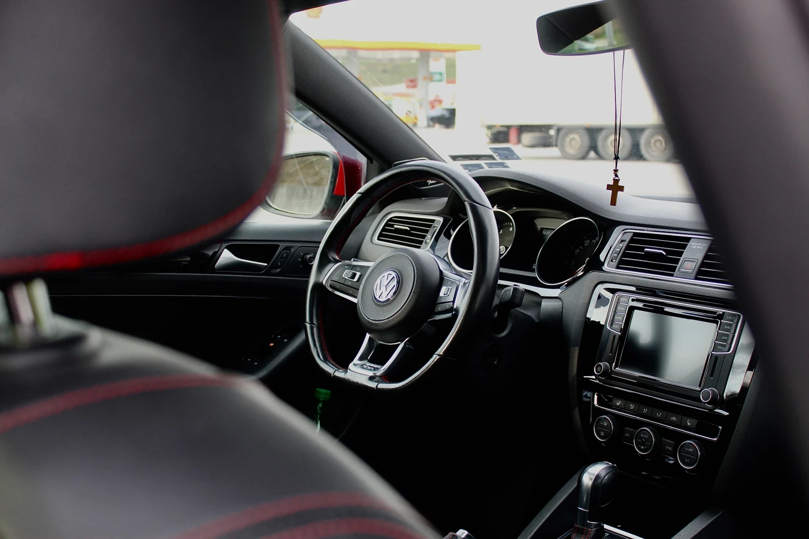 VW Golf GTI Jetts GLI 2.0 TSI РеалКм Автомат ФУЛЛ, снимка 16 - Автомобили и джипове - 54478215
