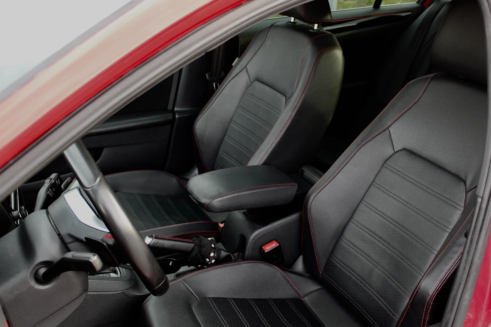 VW Golf GTI Jetts GLI 2.0 TSI РеалКм Автомат ФУЛЛ, снимка 8 - Автомобили и джипове - 54478215