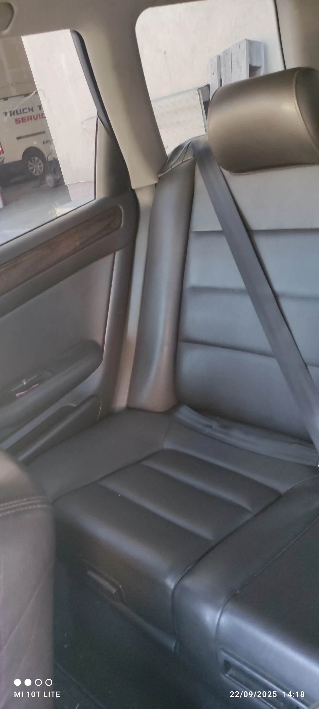 Audi A6 1.8t, снимка 6 - Автомобили и джипове - 54528723