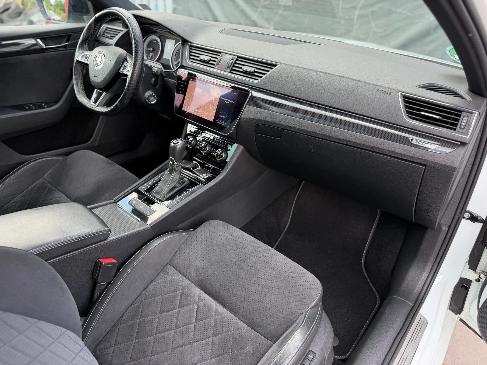 Skoda Superb 2.0TDI* 190* SPORTLINE* DSG* 4X4* , снимка 10 - Автомобили и джипове - 54530743