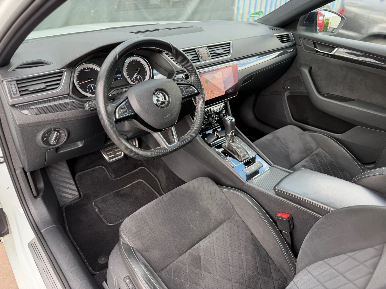 Skoda Superb 2.0TDI* 190* SPORTLINE* DSG* 4X4* , снимка 8 - Автомобили и джипове - 54530743