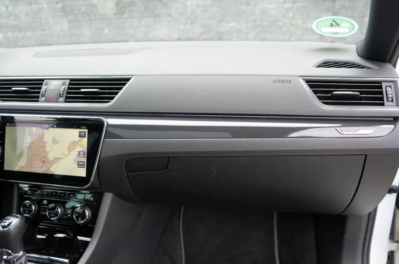 Skoda Superb 2.0TDI* 190* SPORTLINE* DSG* 4X4* , снимка 11 - Автомобили и джипове - 54530743