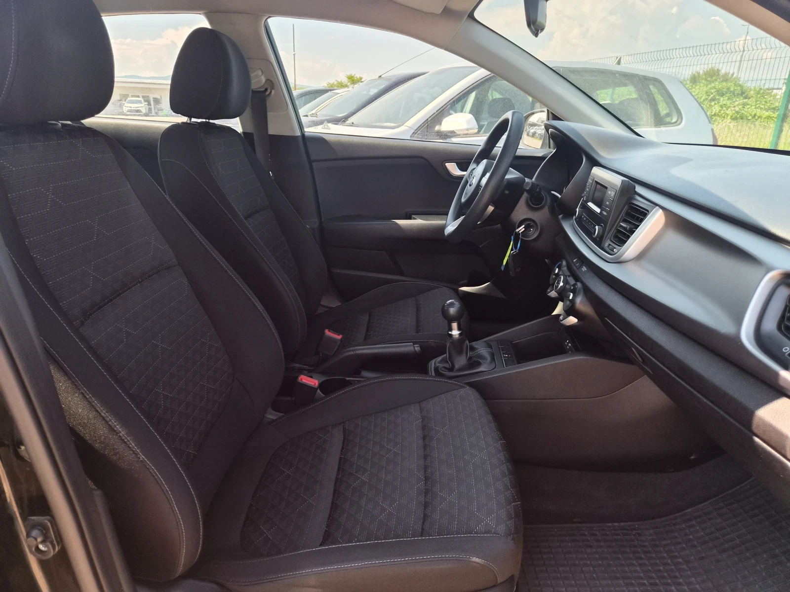Kia Rio 1.25i 84кс EURO 6B, снимка 10 - Автомобили и джипове - 54766658