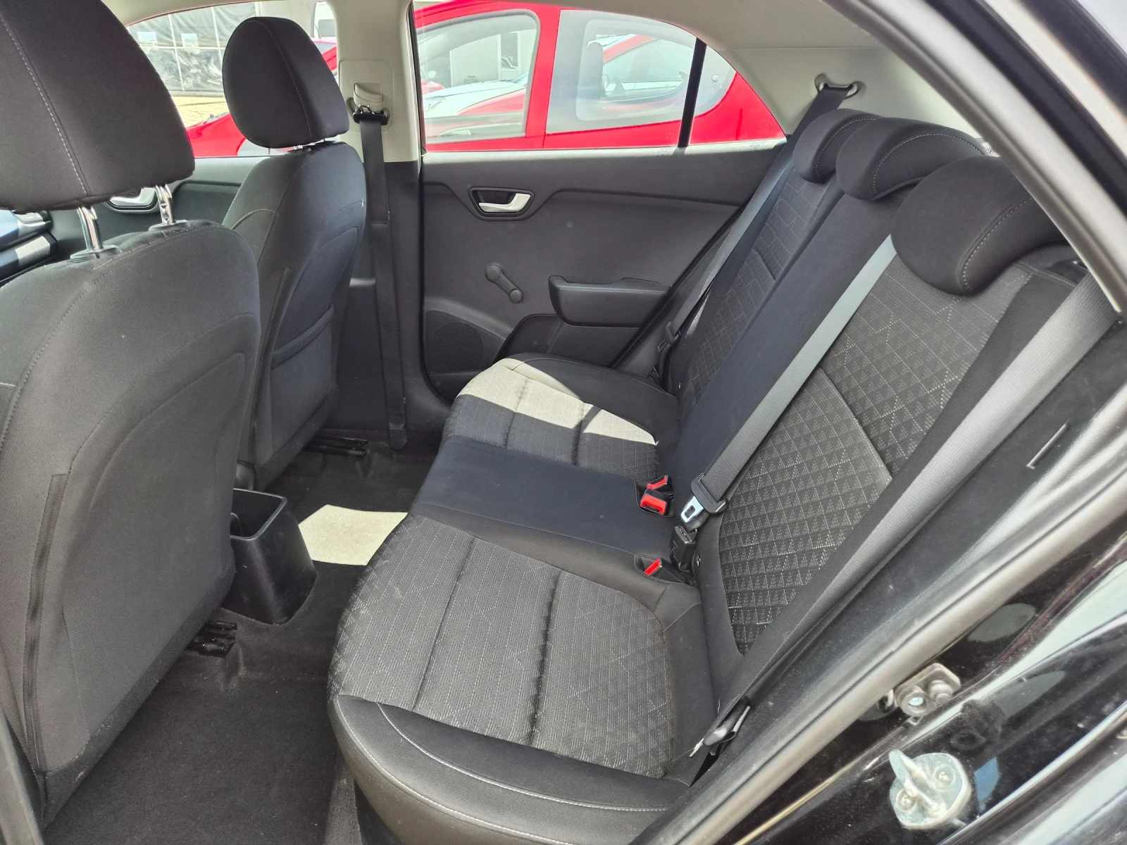Kia Rio 1.25i 84кс EURO 6B, снимка 11 - Автомобили и джипове - 54766658