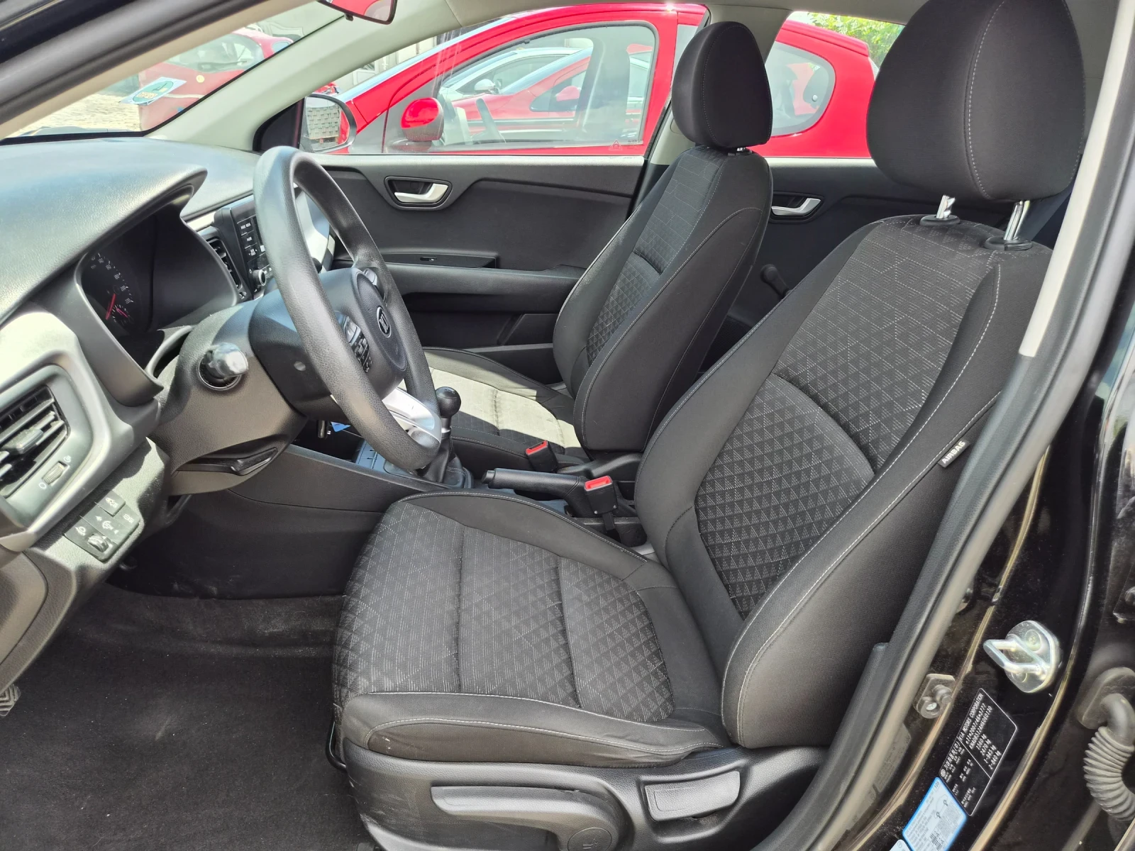 Kia Rio 1.25i 84кс EURO 6B, снимка 9 - Автомобили и джипове - 54766658