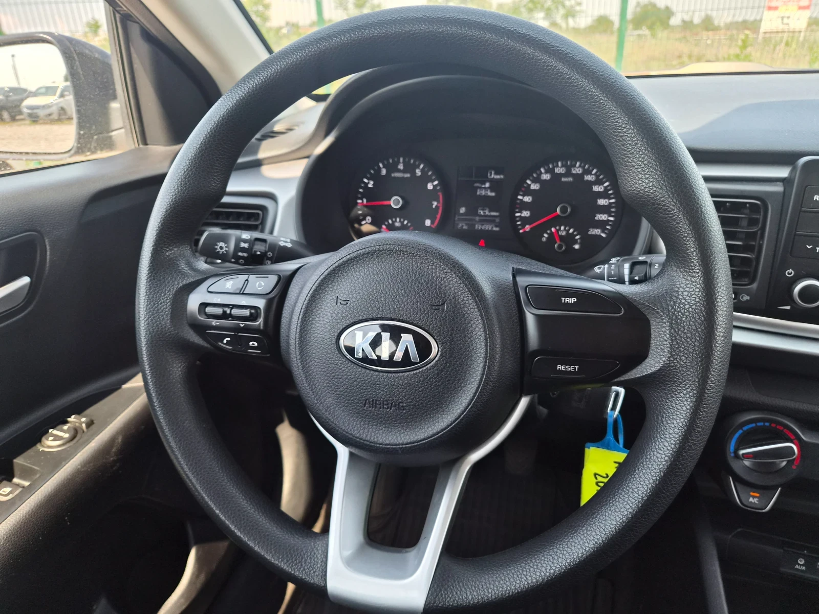 Kia Rio 1.25i 84кс EURO 6B, снимка 11 - Автомобили и джипове - 54766658