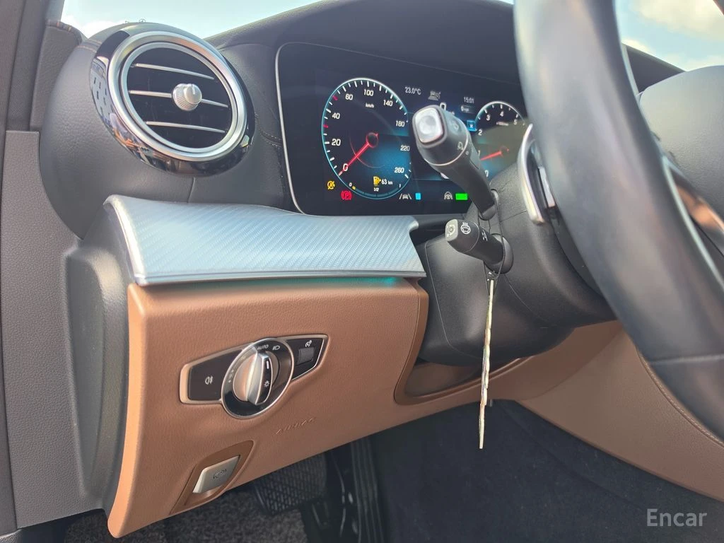 Mercedes-Benz E 350 4MATIC* ПОДГРЕВ* ОБДУХВАНЕ* ХЕДЪП* 360КАМЕРА* , снимка 6 - Автомобили и джипове - 54916120
