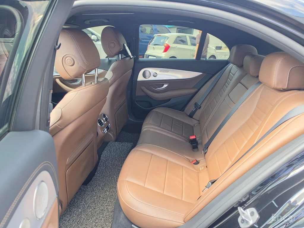 Mercedes-Benz E 350 4MATIC* ПОДГРЕВ* ОБДУХВАНЕ* ХЕДЪП* 360КАМЕРА* , снимка 14 - Автомобили и джипове - 54916120