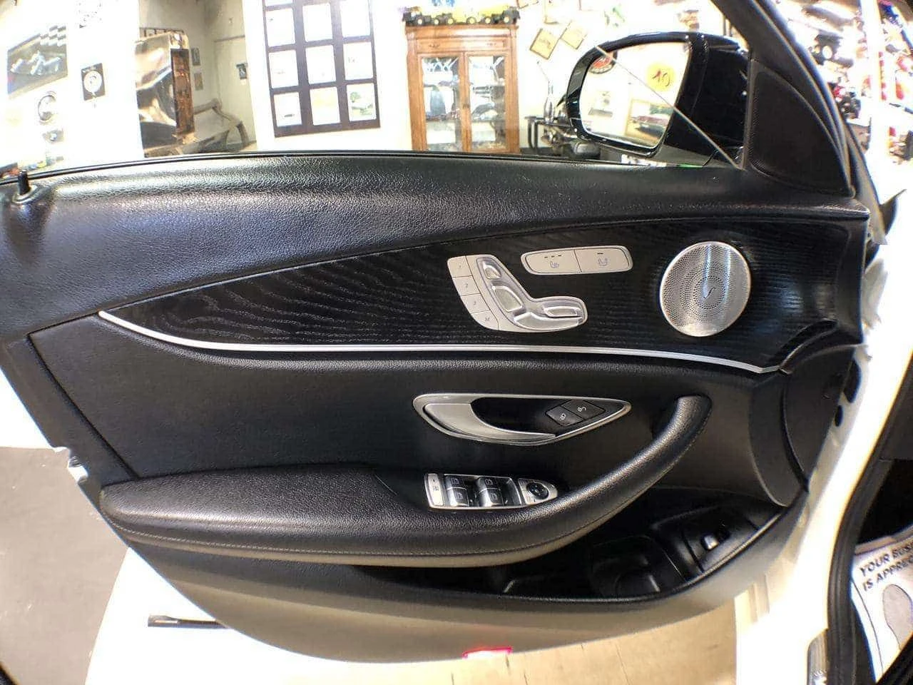 Mercedes-Benz E 350 * AMG PKG 4MATIC LEATHER PAN/ROOF NAVI CAMERA * CA | Mobile.bg � ����������� 16