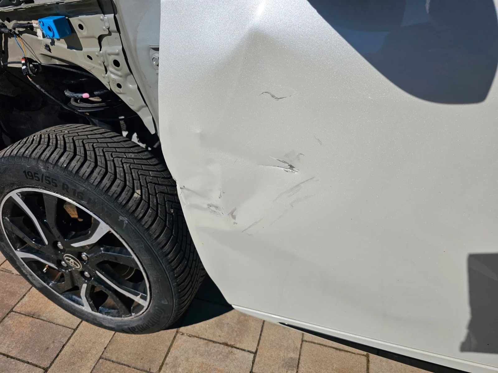 Toyota Yaris Hybrid Sport, снимка 17 - Автомобили и джипове - 56252310