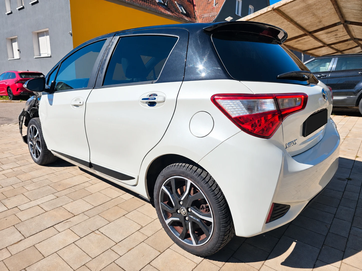 Toyota Yaris Hybrid Sport, снимка 3 - Автомобили и джипове - 56252310