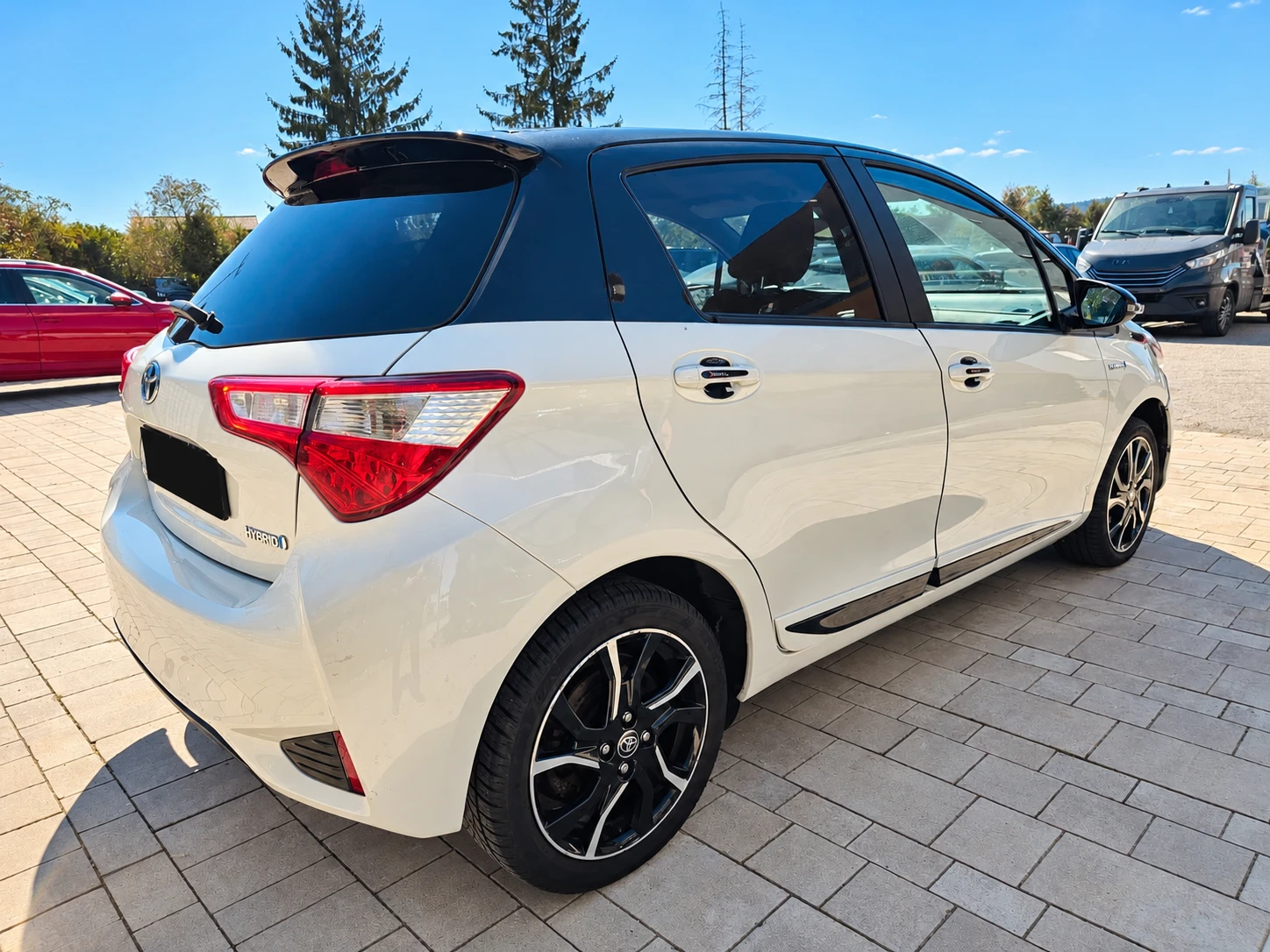 Toyota Yaris Hybrid Sport, снимка 5 - Автомобили и джипове - 56252310