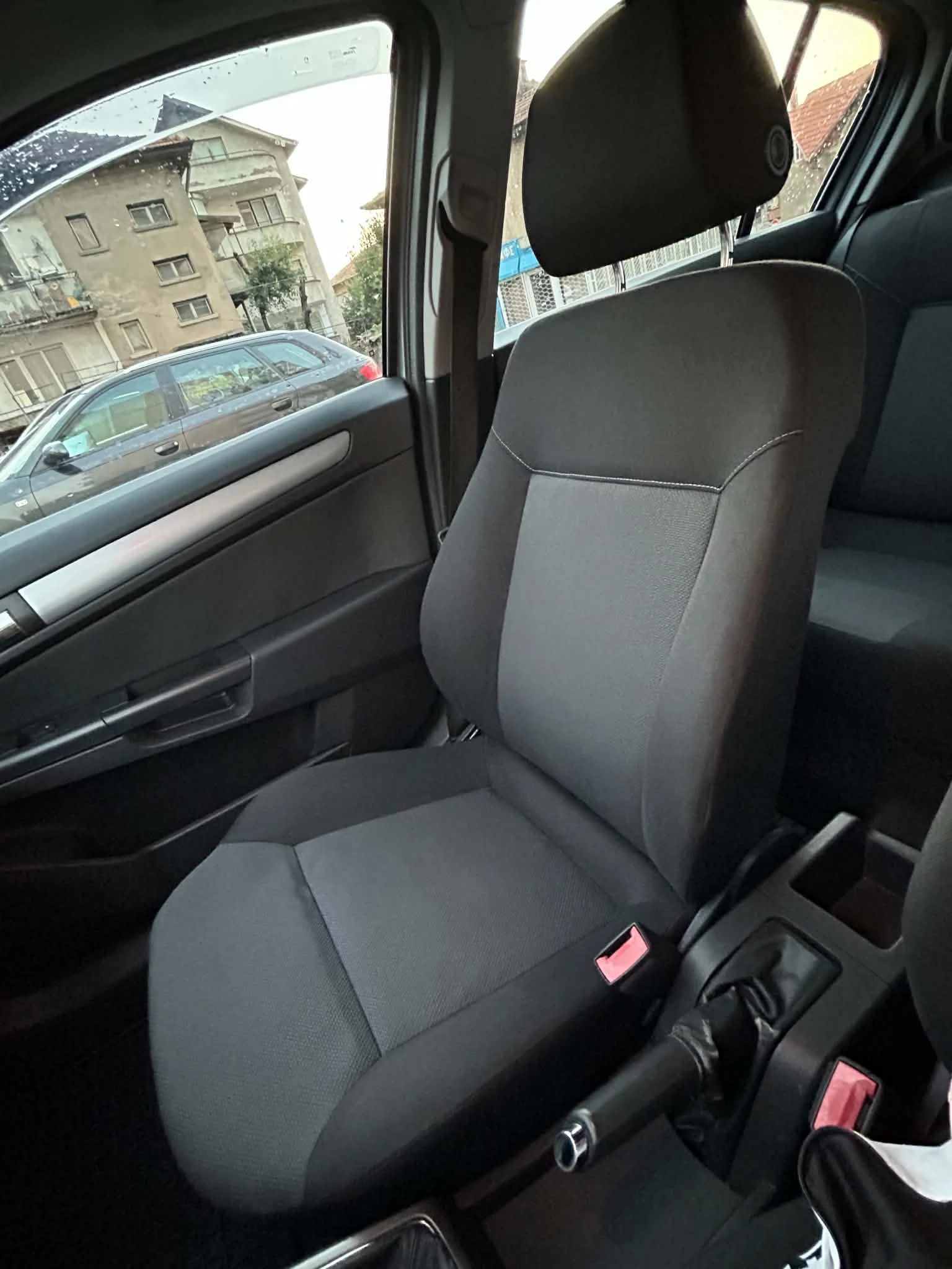 Opel Astra 1.4i-90кс, снимка 9 - Автомобили и джипове - 56350707