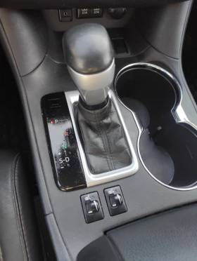 Toyota Highlander XLE / Хибрид / 7+ 1 / Активен дистроник , снимка 7