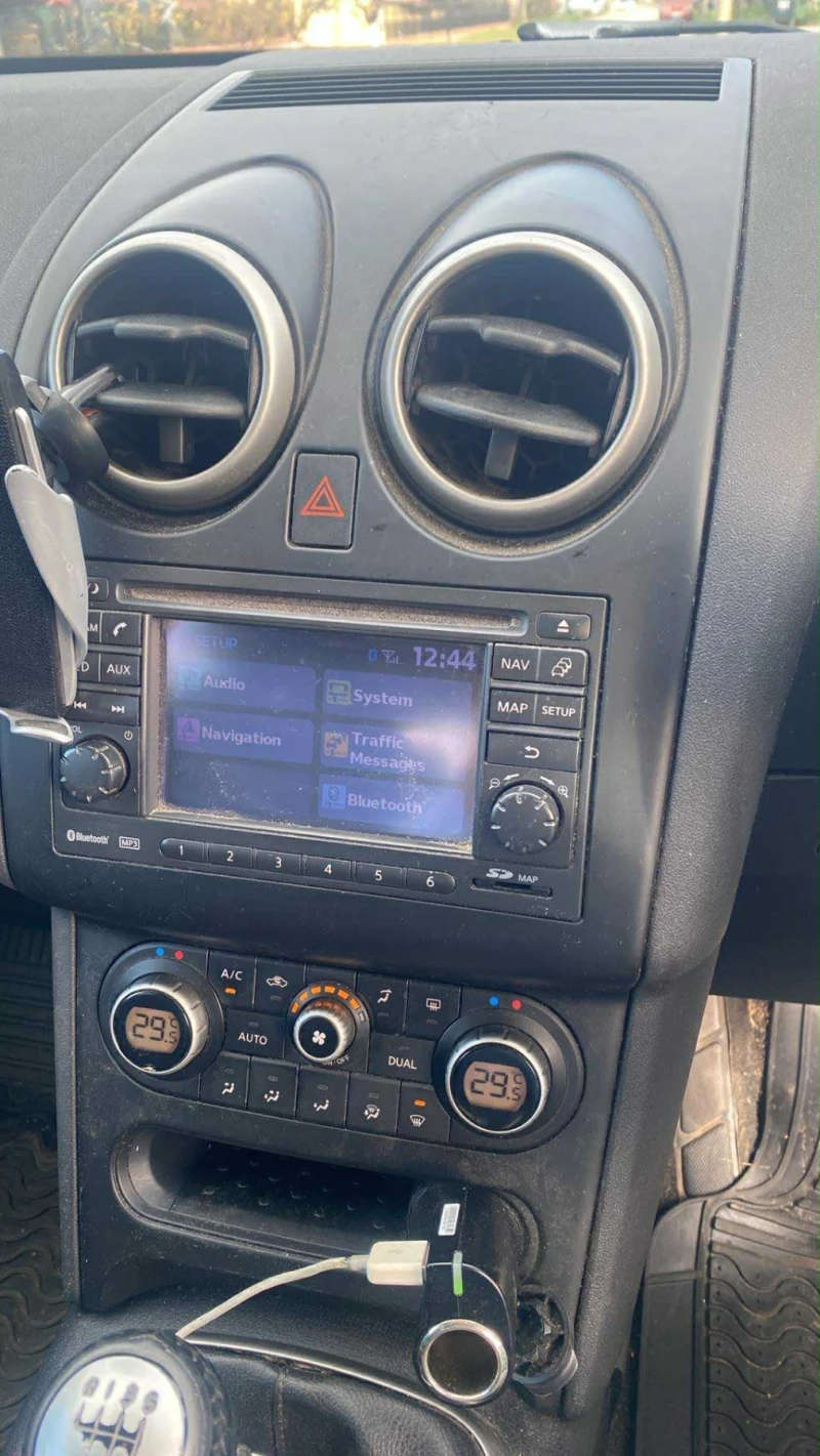 Nissan Qashqai, снимка 8 - Автомобили и джипове - 52573592