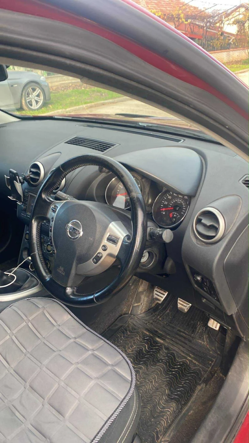 Nissan Qashqai, снимка 6 - Автомобили и джипове - 52573592