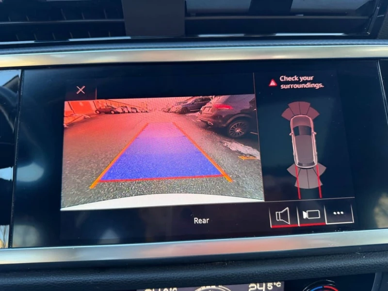 Audi Q3 Komfort  CARFAX, снимка 13 - Автомобили и джипове - 53075140