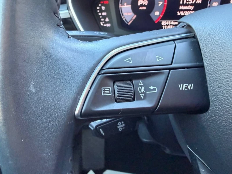 Audi Q3 Komfort  CARFAX, снимка 15 - Автомобили и джипове - 53075140