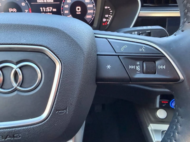 Audi Q3 Komfort  CARFAX, снимка 14 - Автомобили и джипове - 53075140