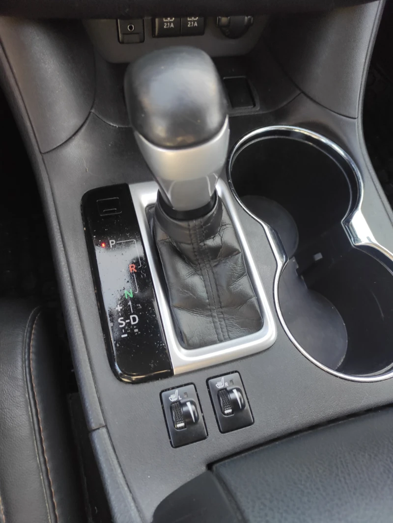 Toyota Highlander XLE / Хибрид / 7+ 1 / Активен дистроник , снимка 7 - Автомобили и джипове - 53583536