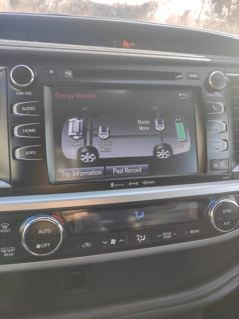 Toyota Highlander XLE / Хибрид / 7+ 1 / Активен дистроник , снимка 9 - Автомобили и джипове - 53583536