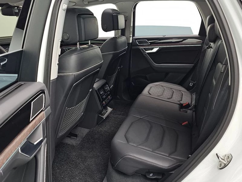 VW Touareg 3.0 Automatic КРАЙНА ЦЕНА: 59310 EUR, снимка 12 - Автомобили и джипове - 55966886
