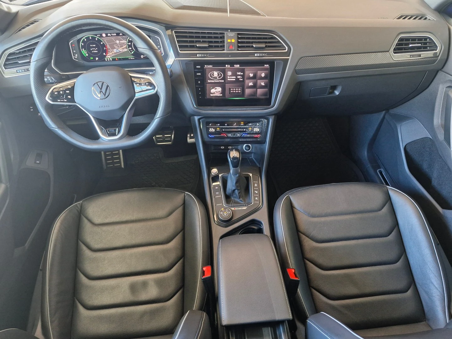 VW Tiguan R-Line 2.0 TSI OPF 4MOTION DSG - изображение 4