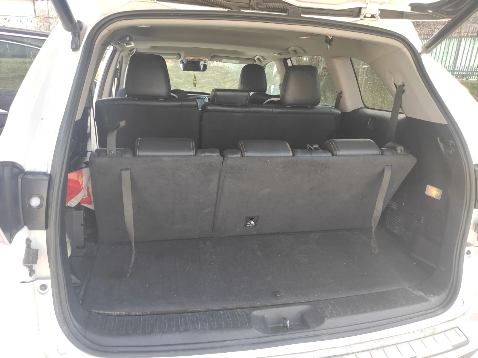 Toyota Highlander XLE / Хибрид / 7+ 1 / Активен дистроник , снимка 17 - Автомобили и джипове - 53583536