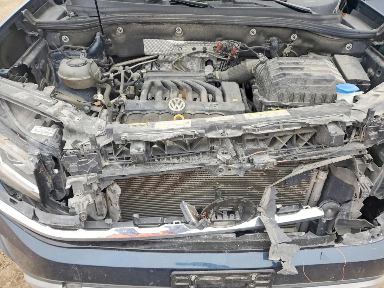 VW Atlas * 3.6* КОЖА* ПОДГРЕВ* НАВИ* ПАРКТРОНИК* , снимка 12 - Автомобили и джипове - 53769566