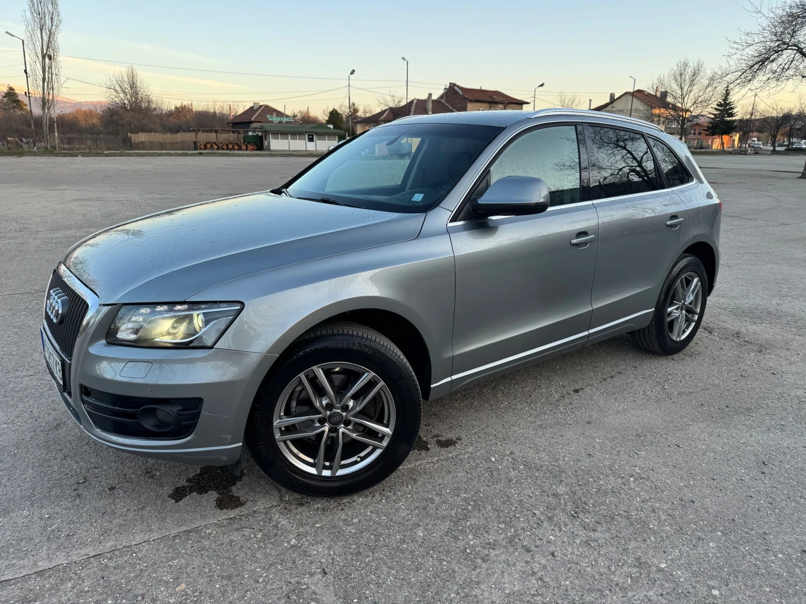 Audi Q5 2.0 TDI QUATTRO/AVTOMAT/NAVI, снимка 6 - Автомобили и джипове - 53829564
