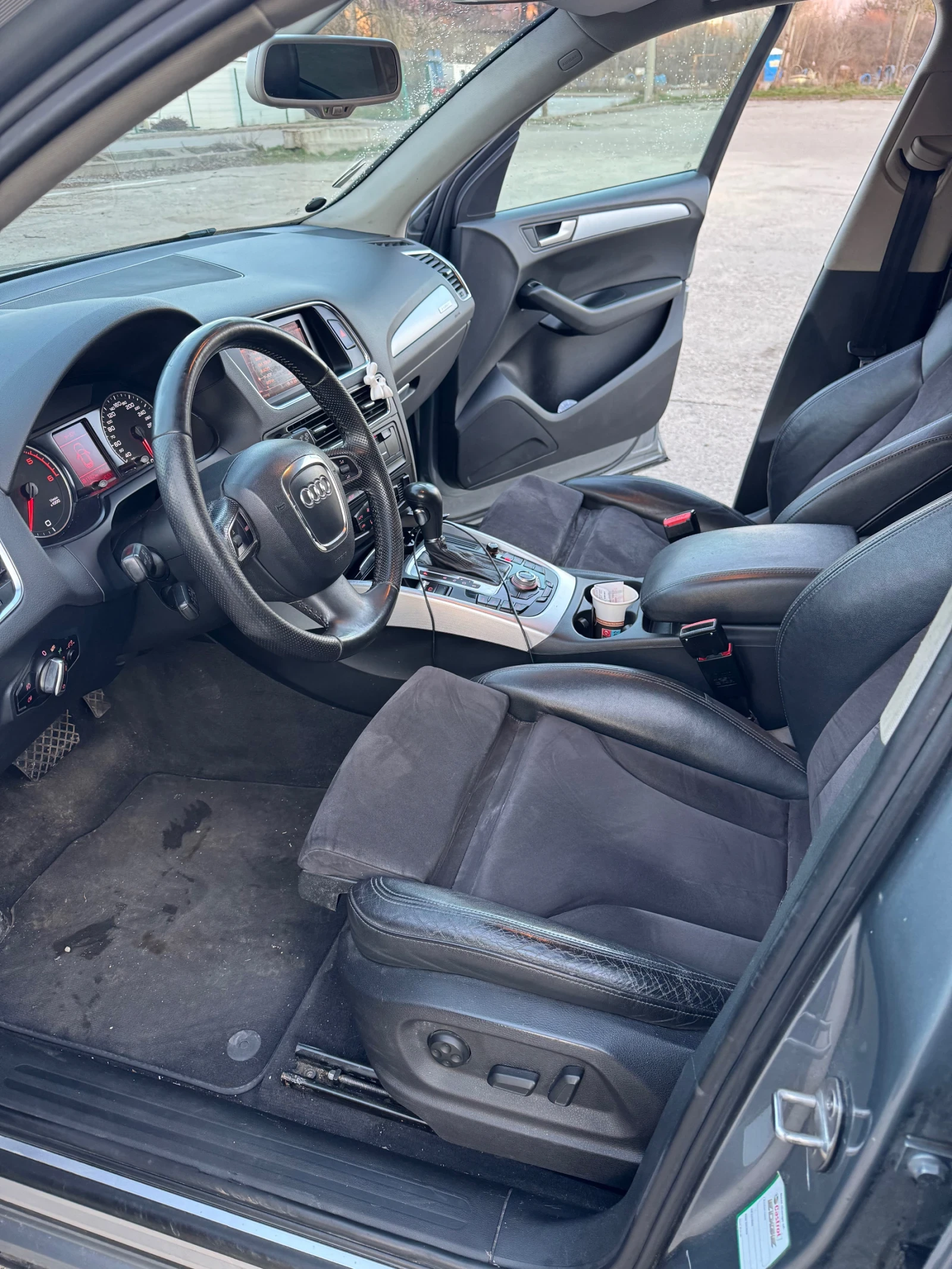 Audi Q5 2.0 TDI QUATTRO/AVTOMAT/NAVI, снимка 9 - Автомобили и джипове - 53829564