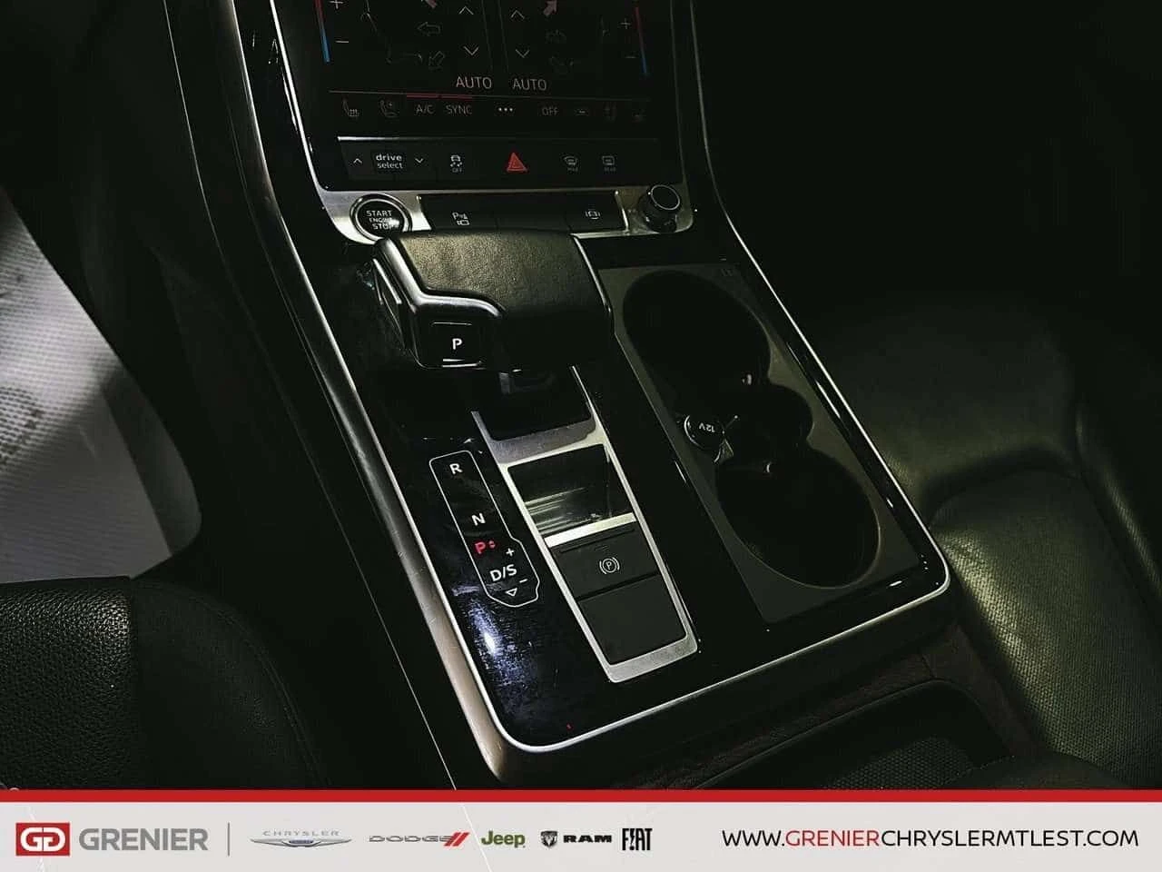 Audi Q7 Progressiv 360 CARFAX, снимка 13 - Автомобили и джипове - 54107681