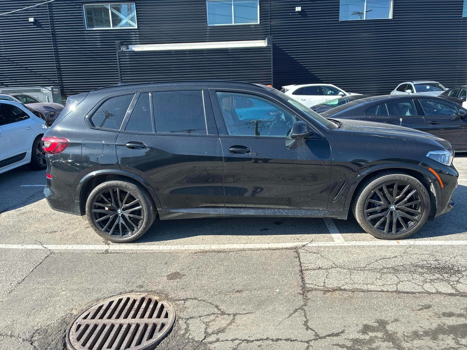 BMW X5 M* SPORT* HARMON* KARDON* ПАНОРАМА* 360КАМЕРА* ХЕД, снимка 2 - Автомобили и джипове - 54145817