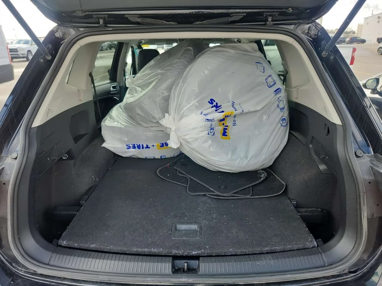 VW Tiguan * 4motion Comfortline * ДВА КЛЮЧА* , снимка 12 - Автомобили и джипове - 54265770